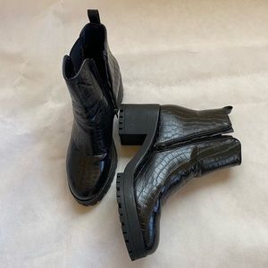 MISSGUIDED black faux leather croc boots